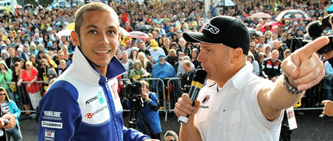Yamaha Racing subasta material de Rossi y Lorenzo 1 subasta