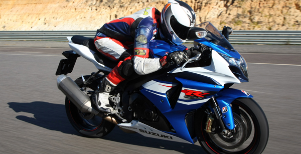 Ismael Bonilla se sube a la nueva Suzuki GSX-R 1000 1 suz1