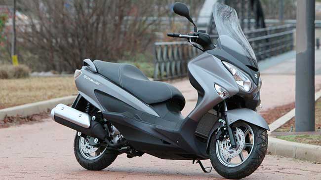 Suzuki Burgman 200: Ligero y manejable