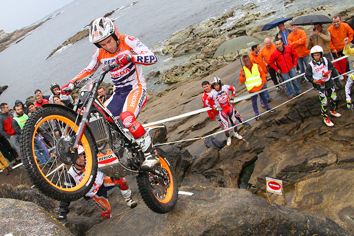 Victoria y liderato para Toni Bou 1 teamhrc15cetr6bouacc6751jcv
