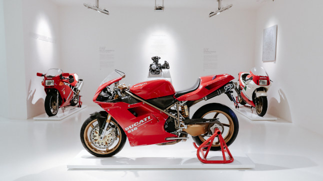 Ducati 916 de Massimo Tamburini: la nueva joya del Museo Ducati 1 the ducati 916 that belonged to massimo tamburini5uc81535high