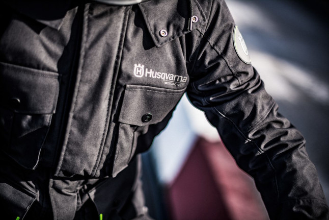 Husqvarna presenta la colección de ropa 2019 Vitpilen & Svartpilen 1 thumbnail7