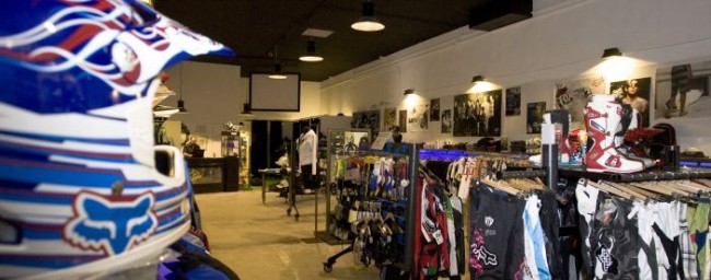 Nueva tienda FX Extreme Sport Outlet en Madrid 1 tiendauranio10 650x256 1