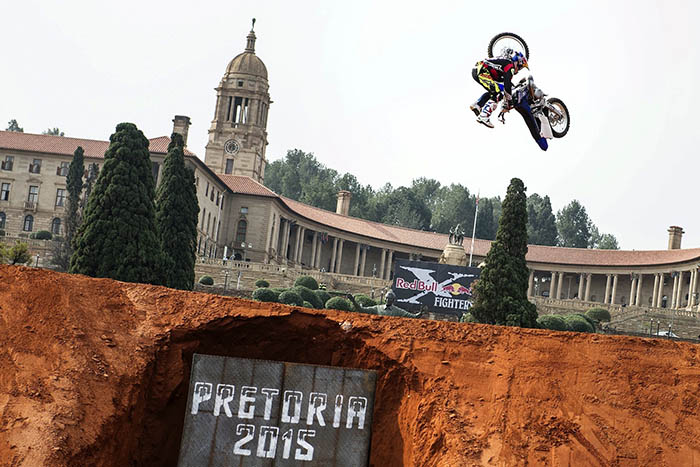 Tom Pagès pone el espectáculo en el  Red Bull X-Fighters de Pretoria