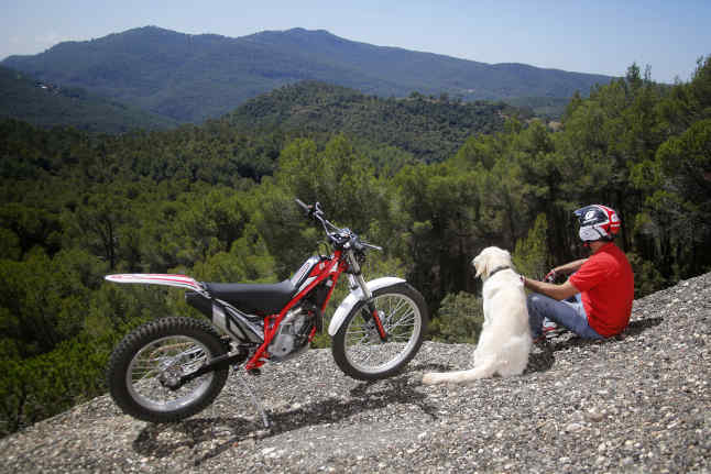 Moto de Campo Sostenible: en defensa del usuario off road 1 trial perro
