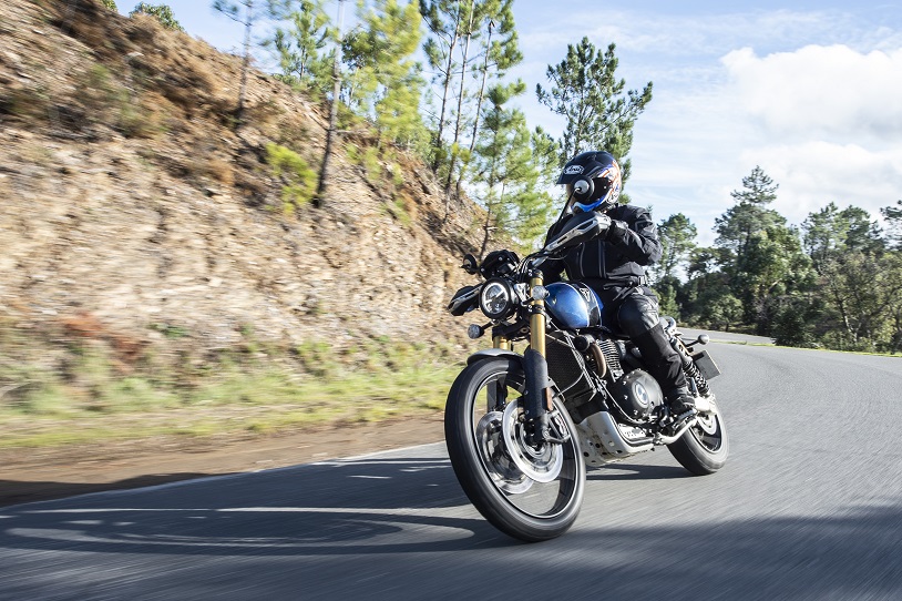 Prueba Triumph Scrambler 1200 XC y XE: maxitrail retro 1 triumphbonnevillescrambler1200