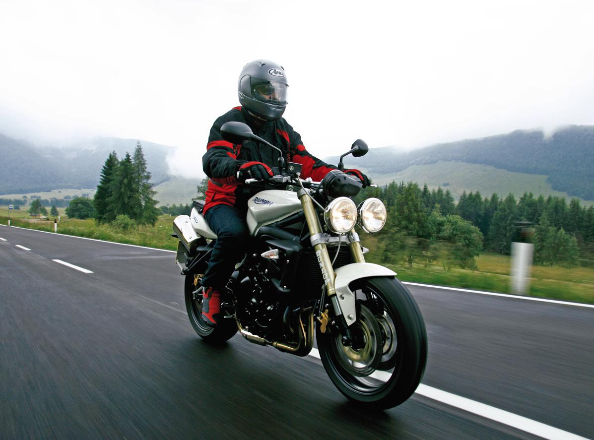 Así fue la primera Triumph Street Triple 27 triumphstreettriple2007