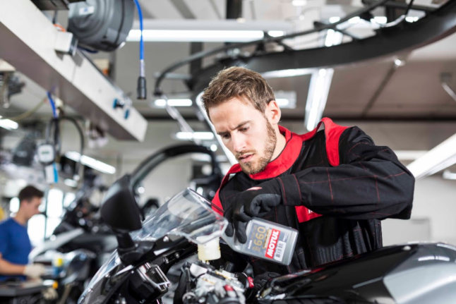 Mantén tu moto en forma con estos productos de Motul 1 unnamed36 1