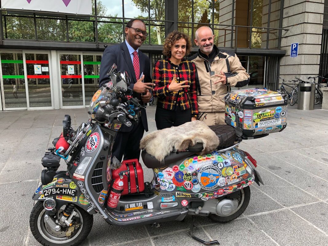"Vespa Extreme - Wheels for life" , un proyecto que cuenta con apoyo institucional 1 vespa extreme ministerio sanidad