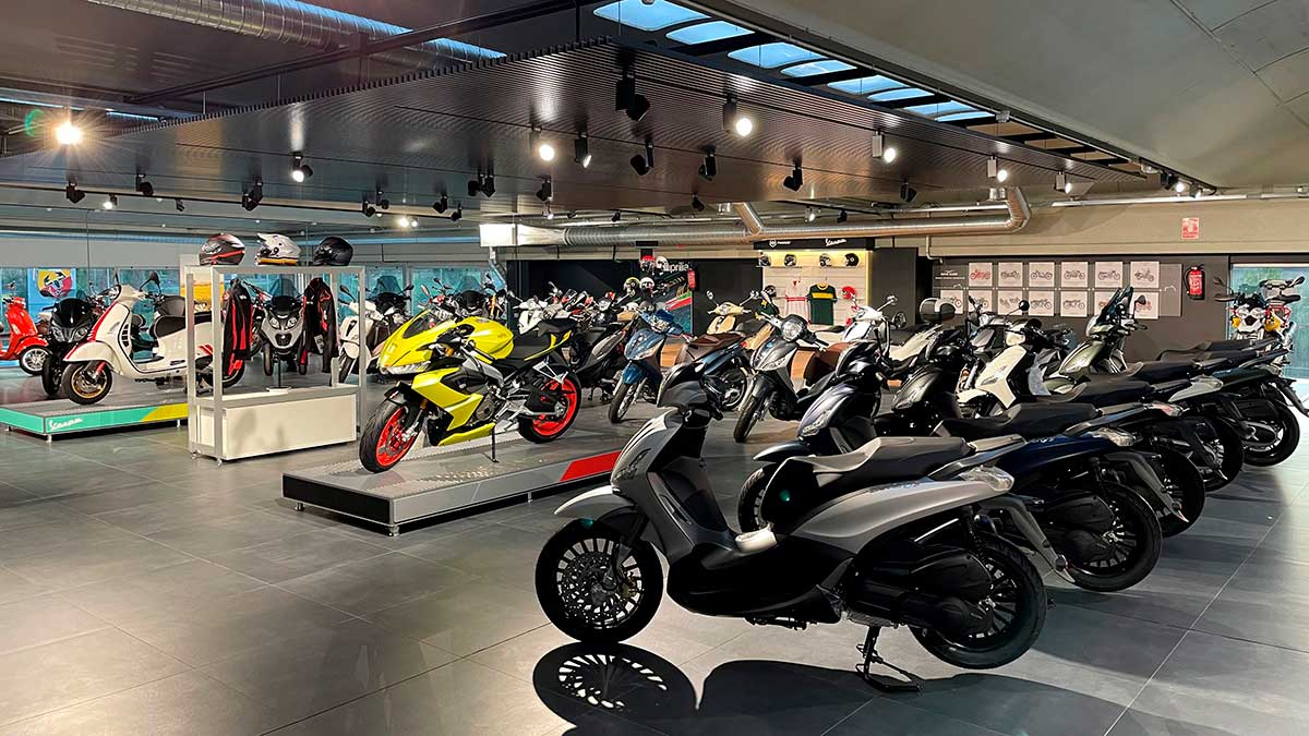 El Grupo Piaggio inaugura un nuevo concesionario en Navarra 7 vian