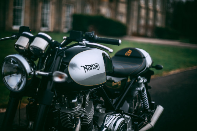 Breitling y Norton presentan la Norton Breitling Limited Edition 1
