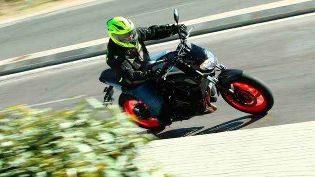 Permiso para utilizar la moto durante el estado de alarma, ¿cómo conseguirlo? 1 yamahamt 1