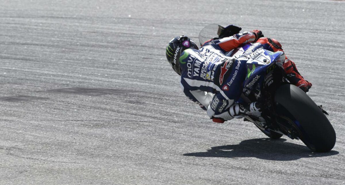 Lorenzo: "Empezar de esta forma en una pista que me es problemática me da una gran satisfacción" 1 yamahatestsepang1