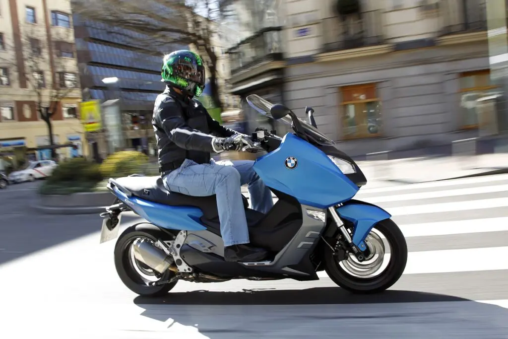 BMW C600