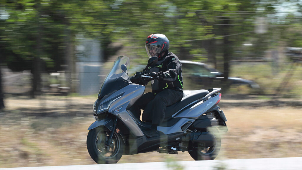 emparedado Dinámica Treinta Scooters GT: un modelo económico, asequible y muy fiable; ¿Quién da más? emparedado Dinámica Treinta Scooters GT: un modelo económico, asequible y muy fiable; ¿Quién da más?