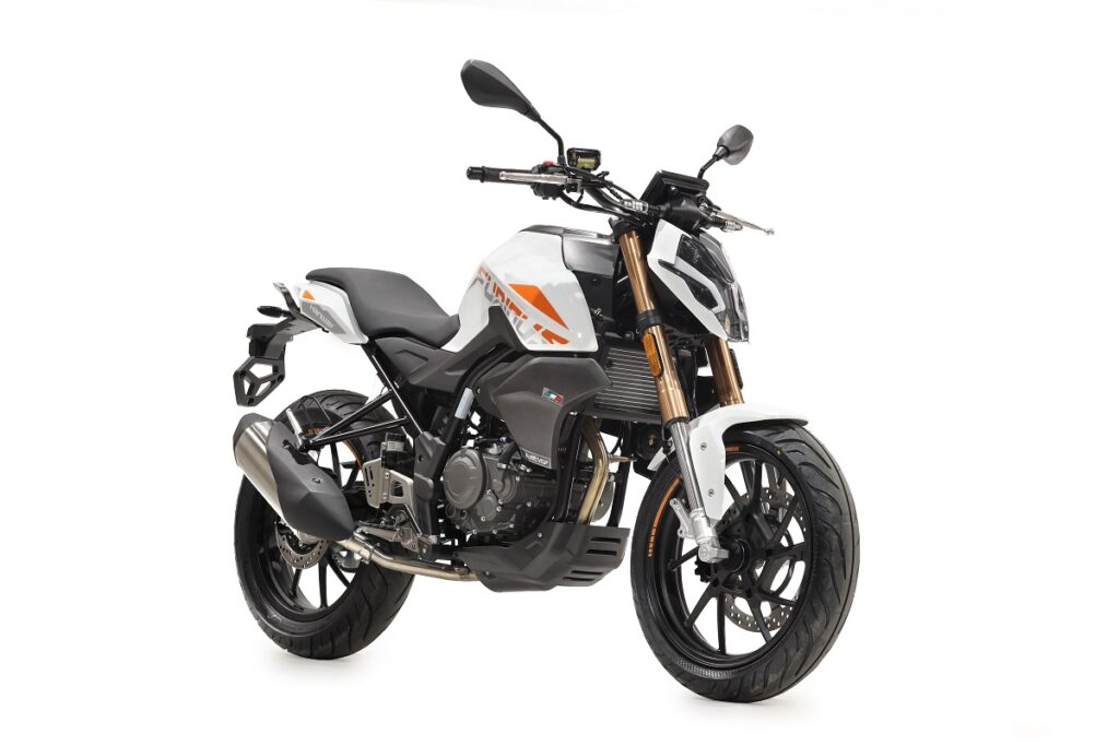 La Hanway Furious NK 125 S es una naked para carnet de coche que rebaja ahora su precio y proporciona el seguro gratis 1 Hanway Furious NK 125 S