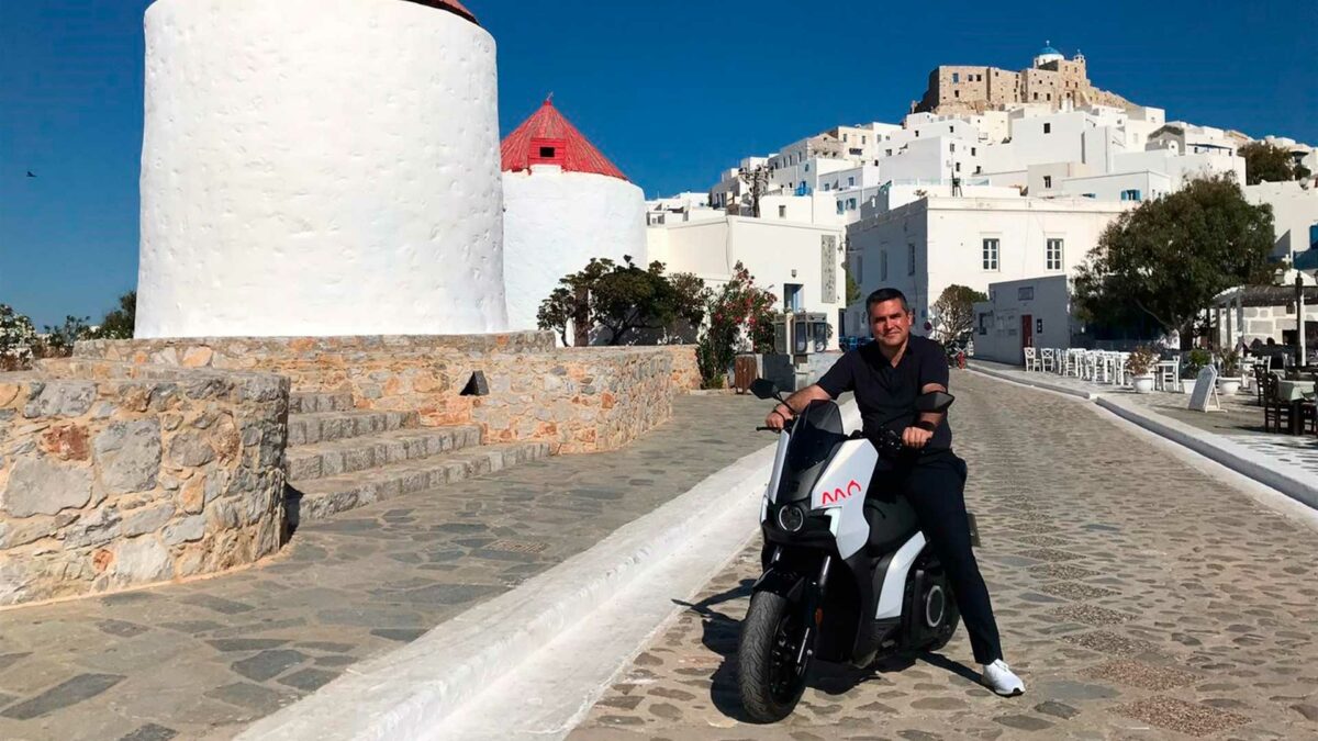Seat MÓ acerca la electrificación a una isla griega 1 SEAT MO the road to electrifying a Greek island 04 HQ