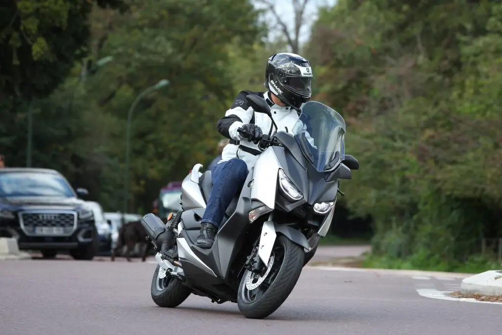 Yamaha XMAX 125