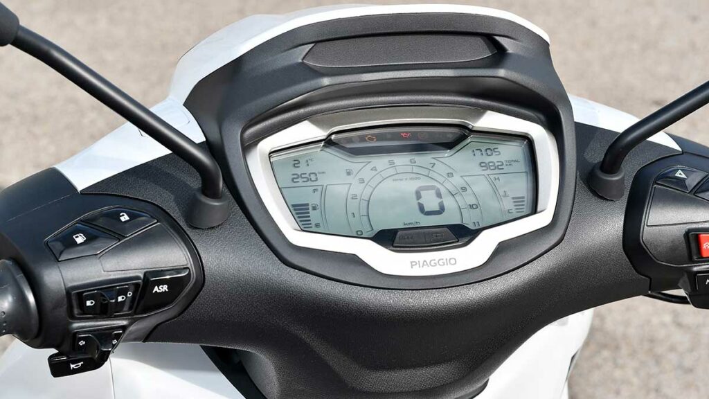 Prueba Piaggio Beverly 300: Centro equilibrado 13 Piaggio Beverly 300