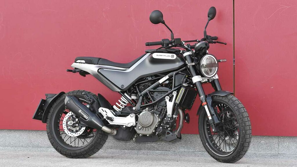 Prueba Husqvarna Svartpilen 125: La ciudad oscura 10 Husqvarna Svartpilen 125