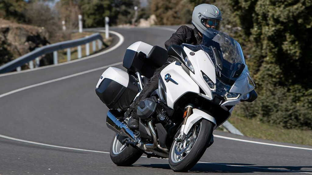 La mejor alternativa a las maxitrail para viajar 8 BMW R 1250 RT