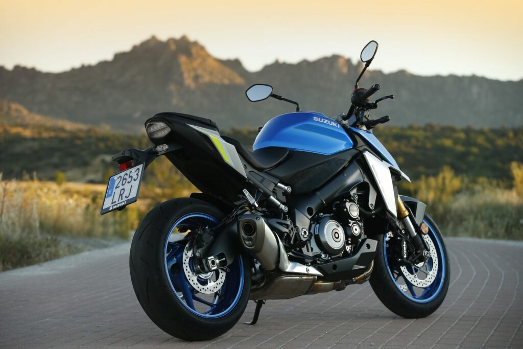 Prueba Suzuki GSX-S 1000: De experiencias y experimentos 2 10sgsxs 1