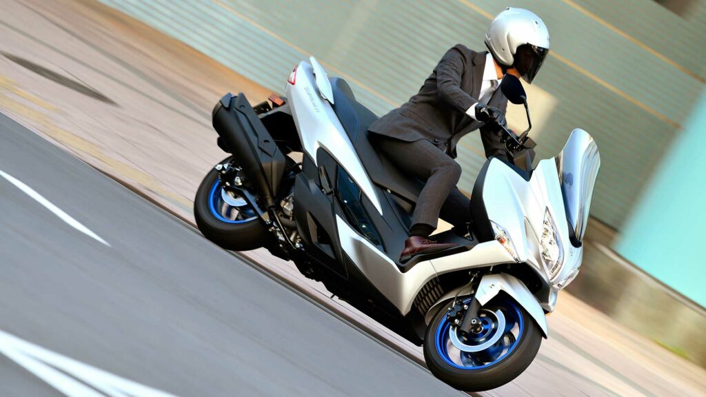 Nuevo Suzuki Burgman 400: nueva imagen y homologación Euro 5 11 suzuki-burgman-400-2021