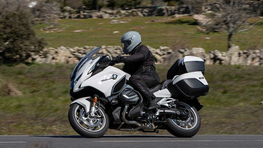 La mejor alternativa a las maxitrail para viajar 13 BMW R 1250 RT