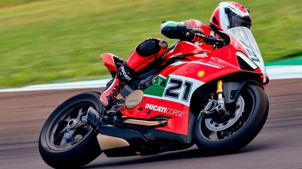 Ducati presenta la Panigale V2 Bayliss 1st Championship 20Th