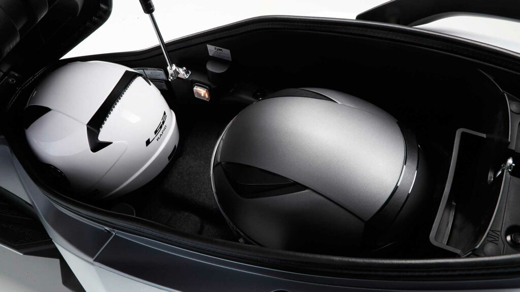 Nuevo SYM Cruisym Alpha 300 Euro 5: renovación esperada 13 sym-cruisym-alpha-300