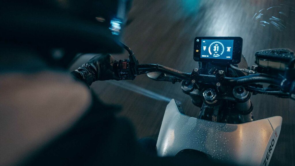 Nueva Zero FXE: imagen vanguardista y hasta 161 km de autonomía 11 zero-fxe
