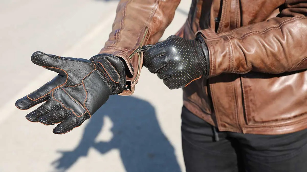 Los guantes no son solo para el invierno 6 Guantes moto verano Overlap Milo