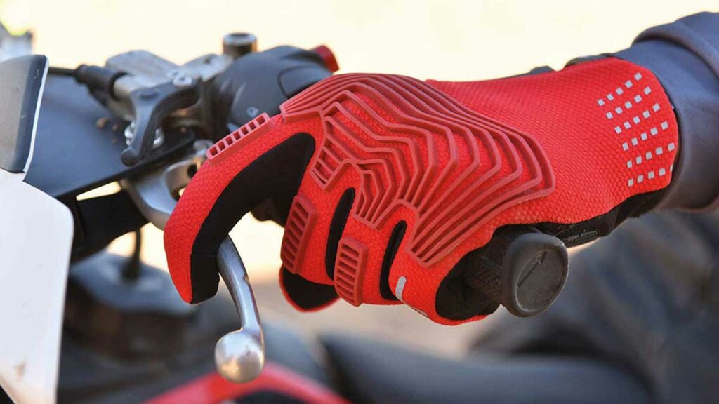 Cómo circular protegidos en moto en verano sin pasar calor 10 guantes-moto