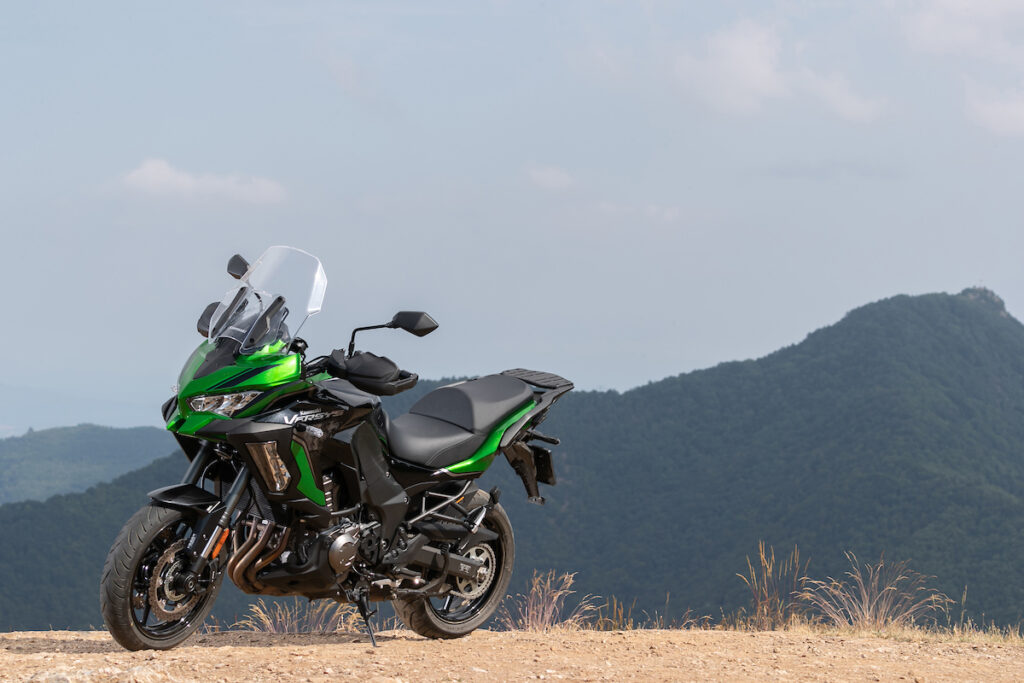 ¿Moto trail o touring? No tienes por qué elegir 11 kawasak versys 1000 se 2021 16