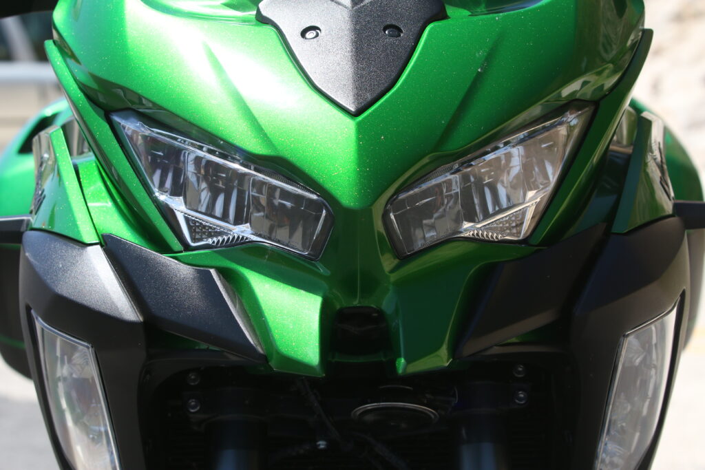 ¿Moto trail o touring? No tienes por qué elegir 13 kawasak versys 1000 se 2021 21