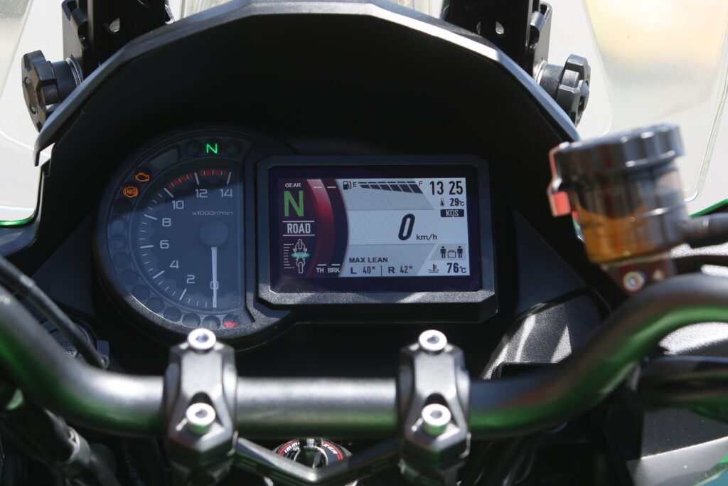 ¿Moto trail o touring? No tienes por qué elegir 14 kawasak versys 1000 se 2021 23