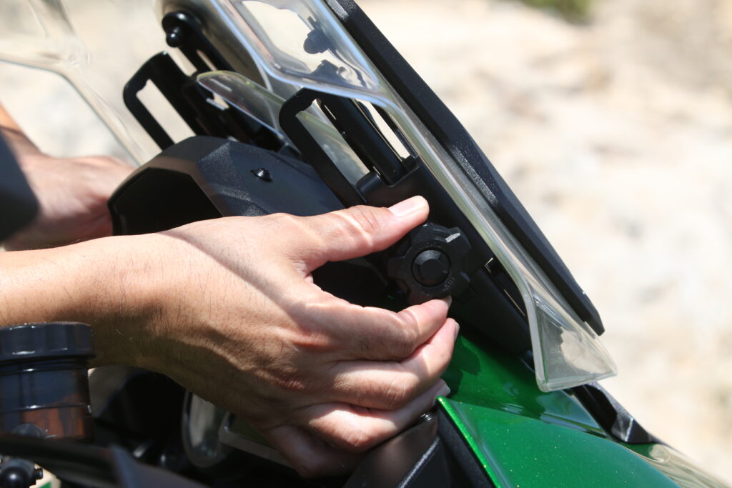 ¿Moto trail o touring? No tienes por qué elegir 16 kawasak versys 1000 se 2021 25