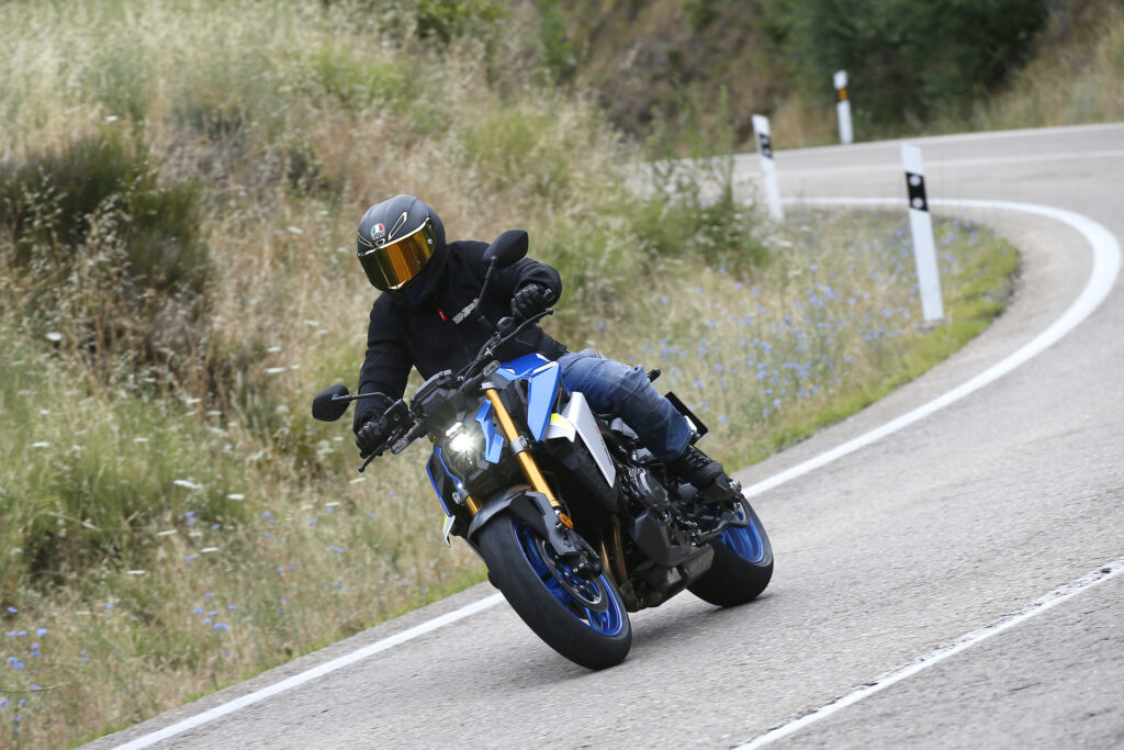 Prueba Suzuki GSX-S 1000: De experiencias y experimentos 8 suzuki gsx s 1000 2
