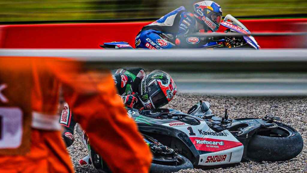 WSBK Donington: Razgatlioglu es el nuevo líder del Mundial 11 upsdownsuk 2 full