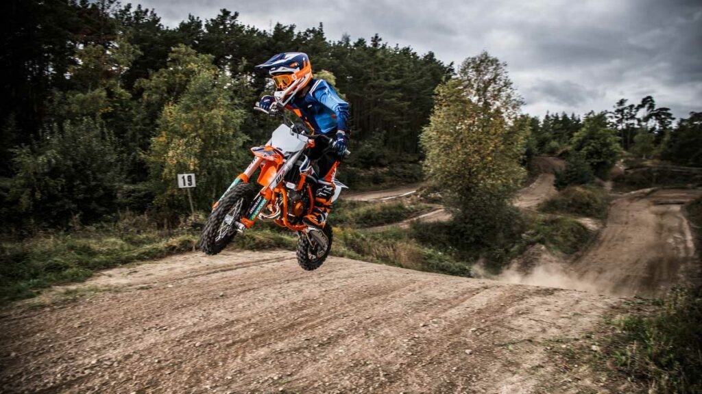 KTM 50 SX Factory Edition 2022: rendimiento para los más pequeños 12 ktm-sx-50-factory-edition