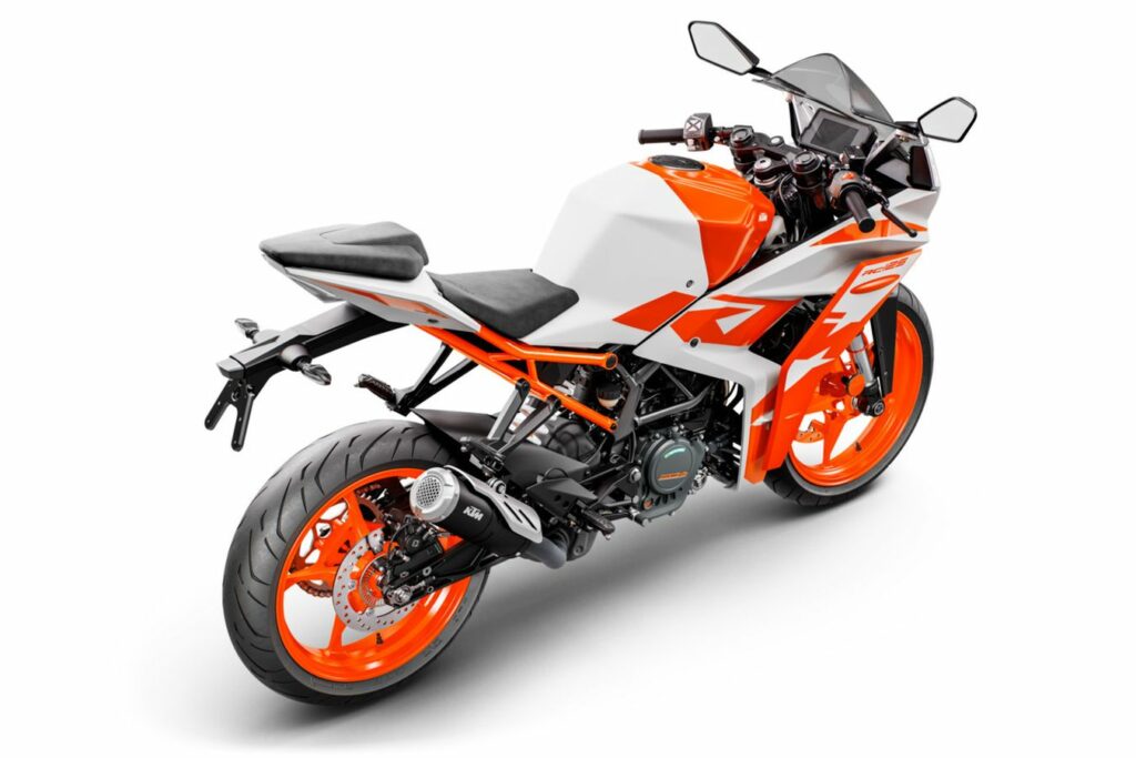 ¿Te gustan las motos deportivas y solo tienes carnet de coche? Atención a la oferta de la KTM RC 125 9 KTM RC 125