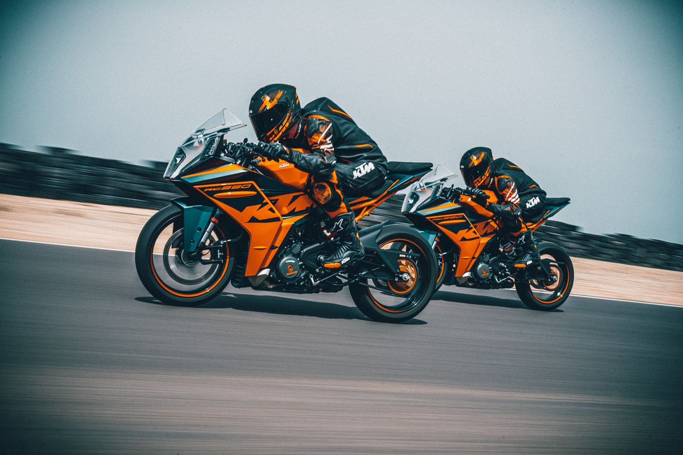 ¿Te gustan las motos deportivas y solo tienes carnet de coche? Atención a la oferta de la KTM RC 125 8 KTM RC 125