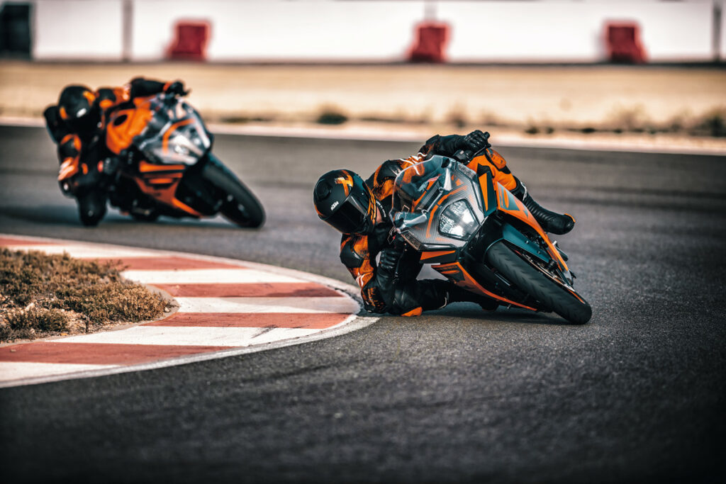 Las KTM RC 125 y RC 390 2022 se inspiran en MotoGP 13 KTM RC 2022 1