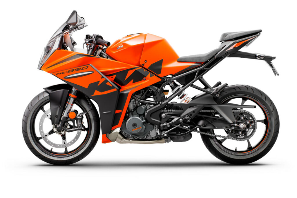Las KTM RC 125 y RC 390 2022 se inspiran en MotoGP 11 KTM RC 2022 6