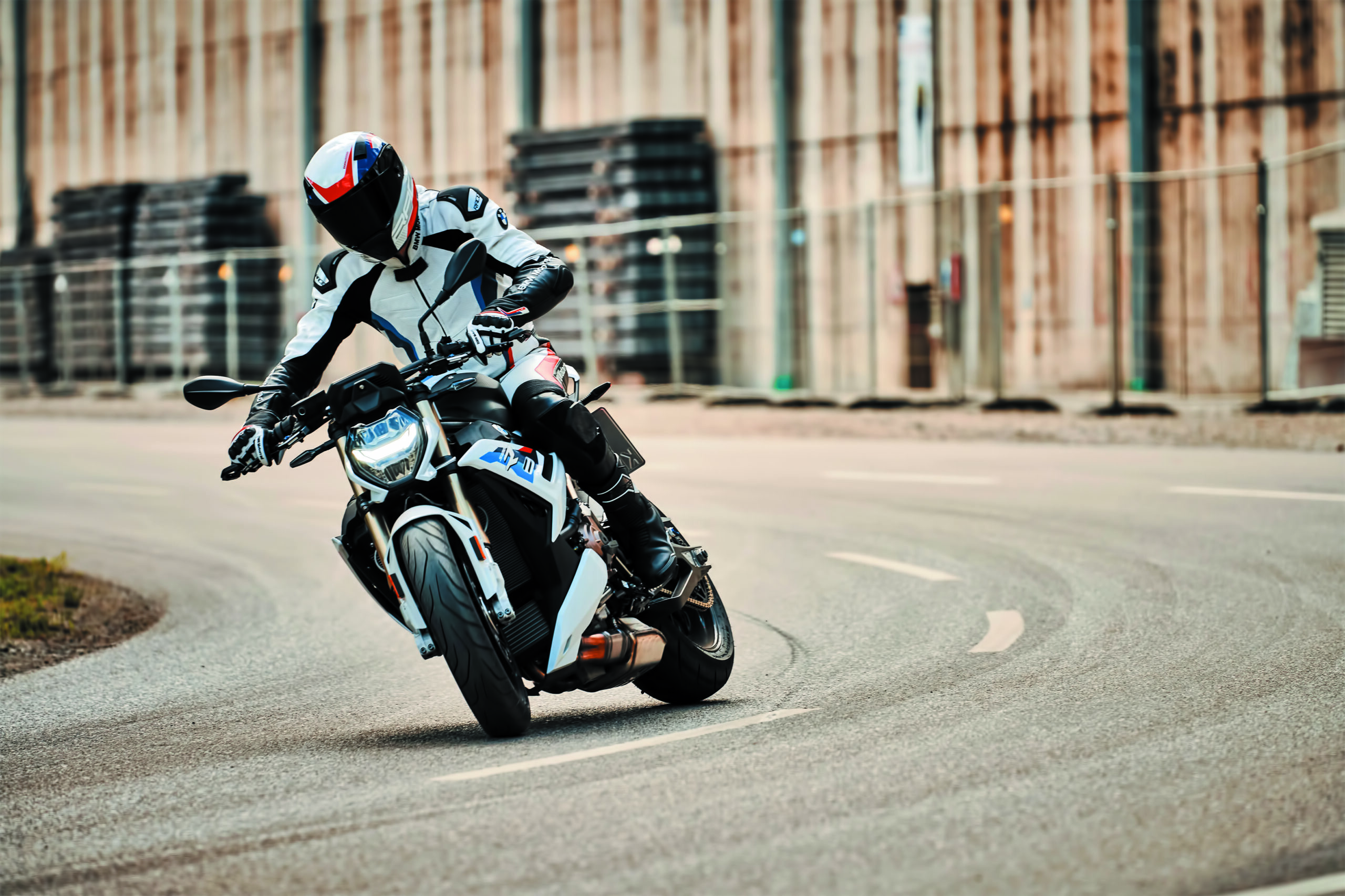 BMW S 1000 R: Desnudez extrema