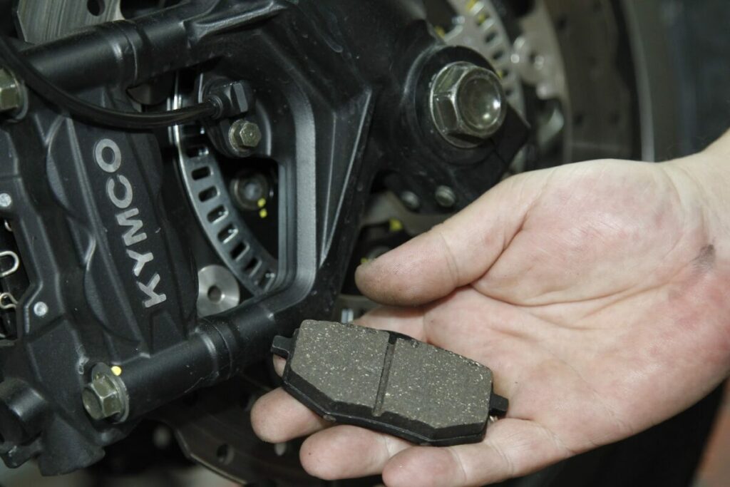 5 claves a revisar en tu moto o scooter para tenerla a punto cuando más lo necesitas 12 Revisar moto 5