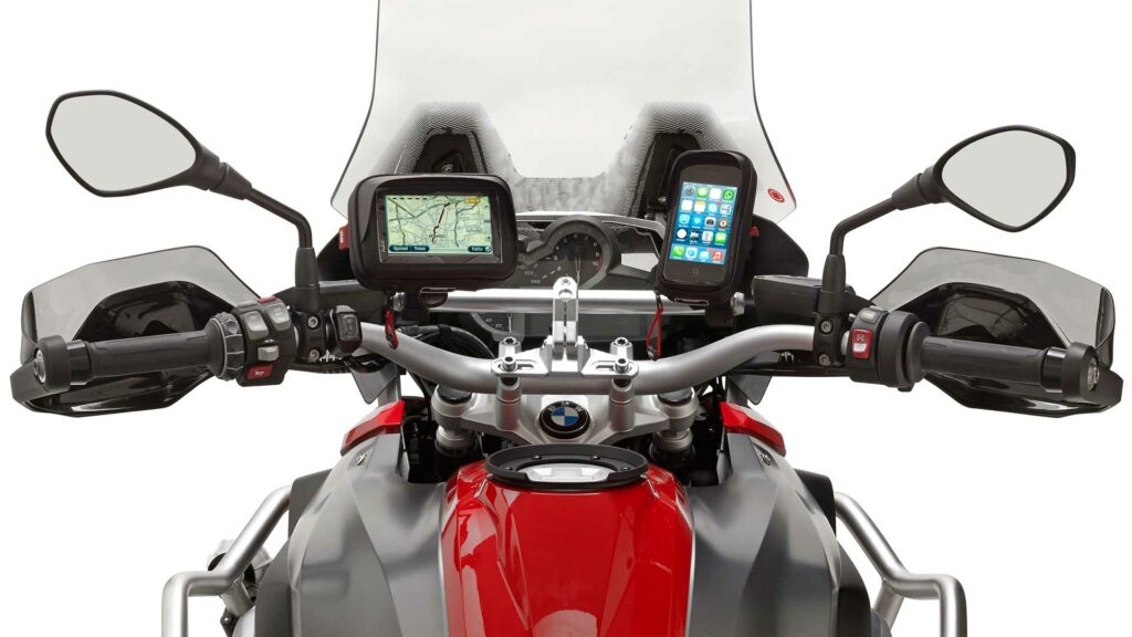 Lleva de manera segura tu móvil o GPS con estos accesorios de GIVI 11 givi-accesprios-gps-movil