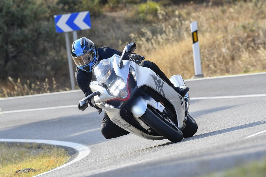 Prueba Suzuki Hayabusa 1300: ¿a cuántos metros buceas? 19 Suzuki Hayabusa 1300 2