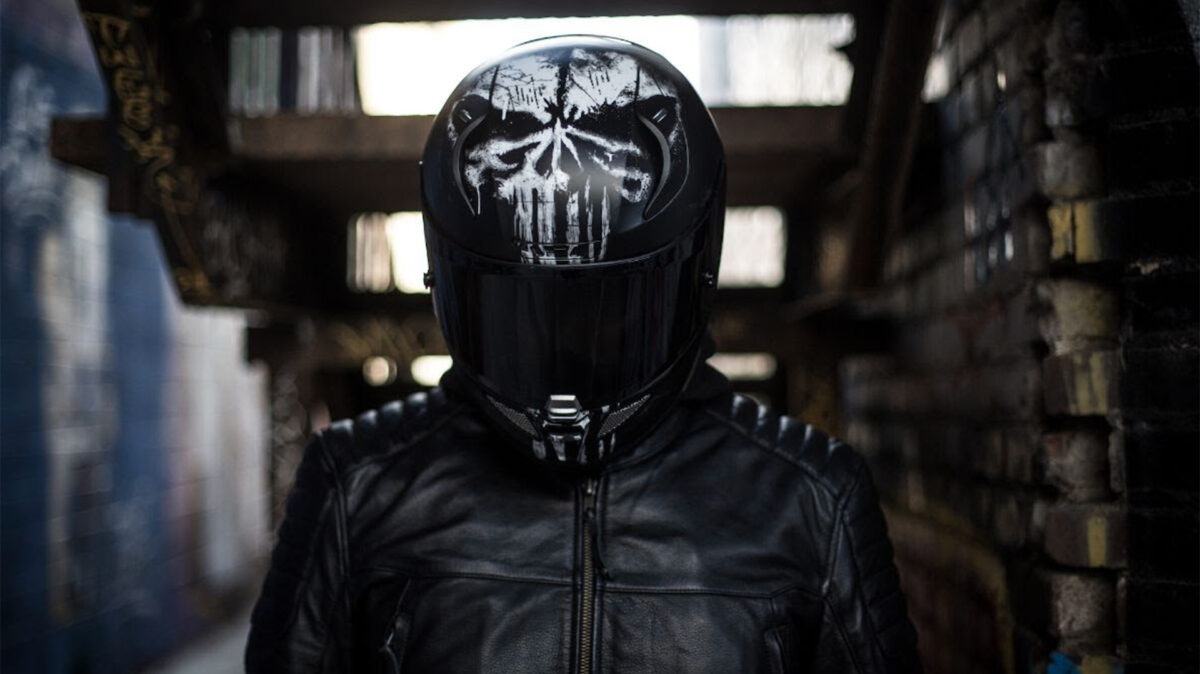 HJC vuelve a poner a la venta la edición especial ‘The Punisher’ de su casco RPHA 11