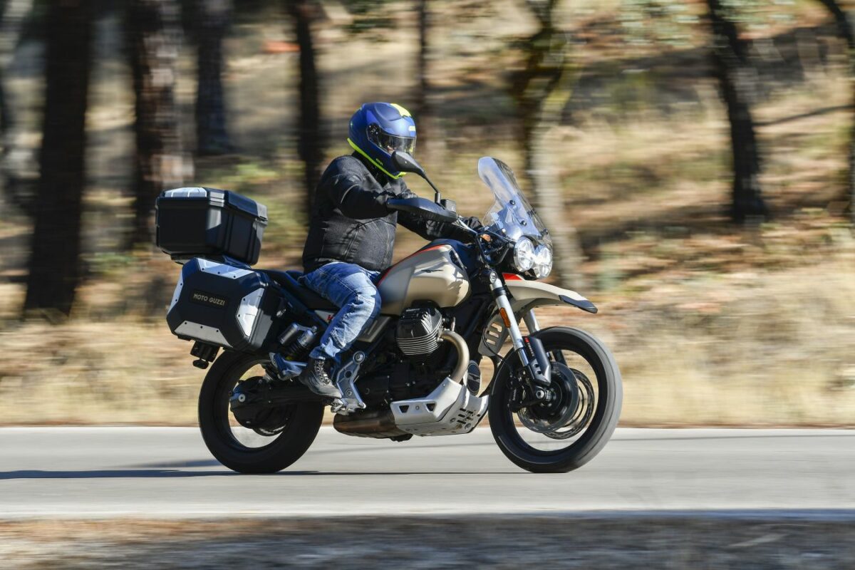 Moto Guzzi V85 TT: es el momento de aprovechar el chollo de la moto trail italiana 1 Moto Guzzi V85 TT Travel